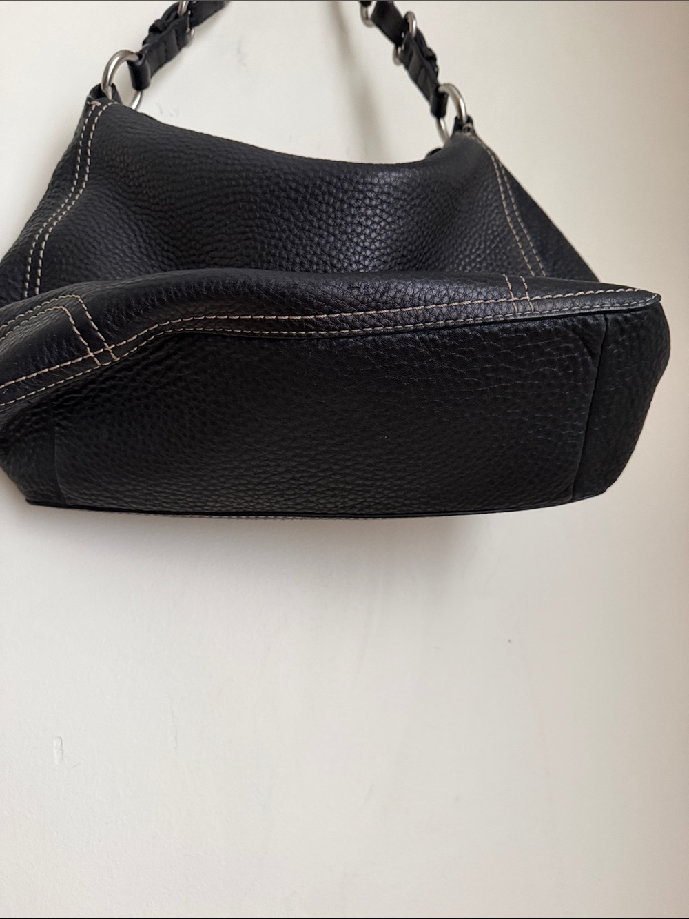 Coach Chelsea hobo shoulder bag crafted from black pebbled leather - Picture 6 of 9